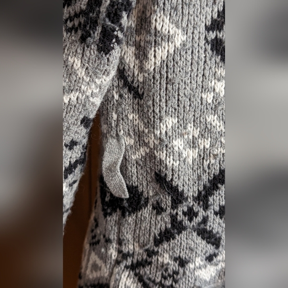 Victoria Secret PINK Fair Isle Geometric Cardigan Sweater Medium GUC - Picture 4 of 10